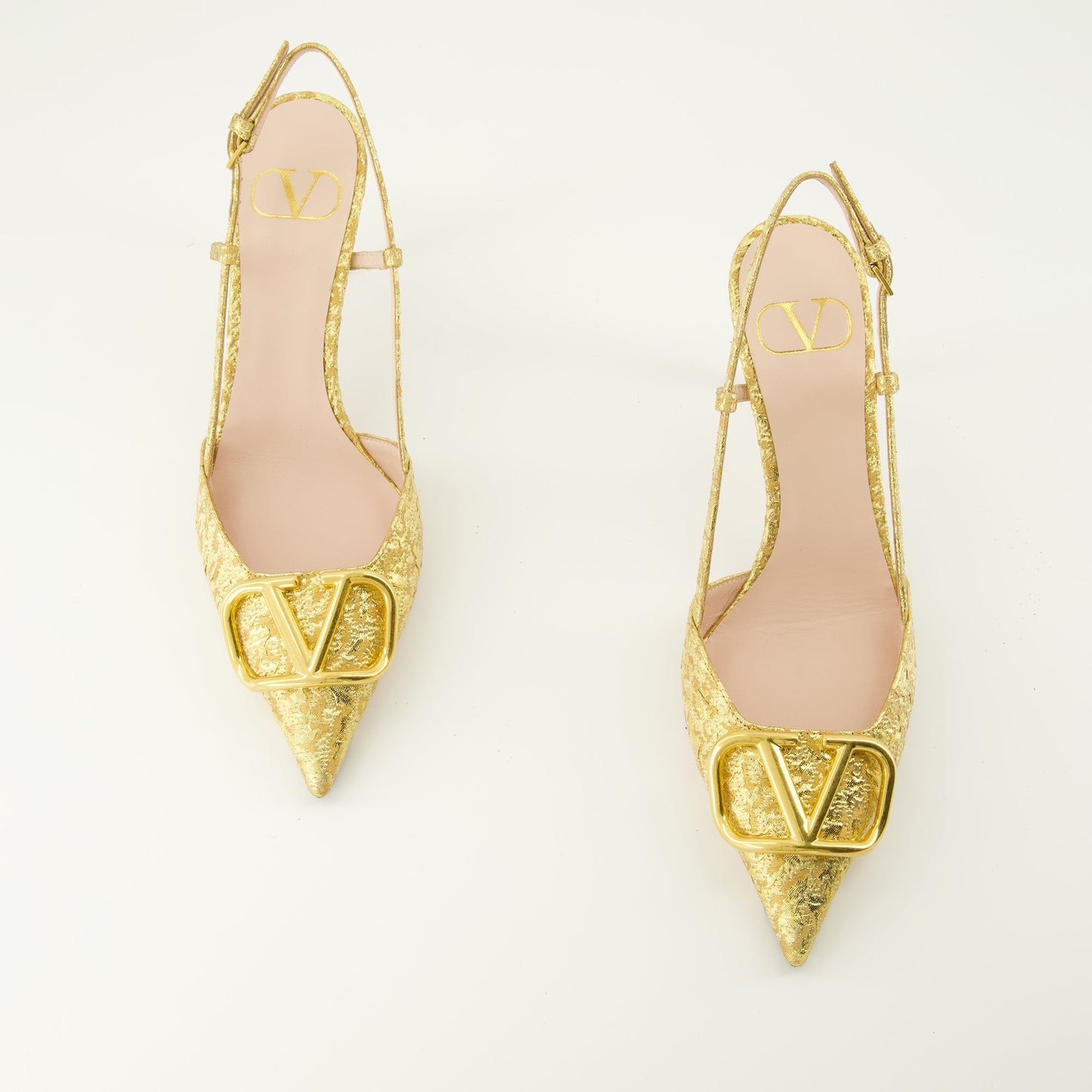 Vlogo Pumps in Golden Fabric
