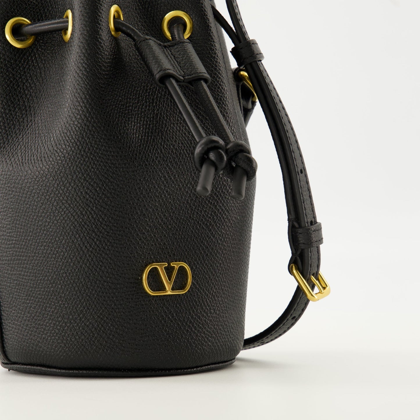 VLogo Bucket Bag