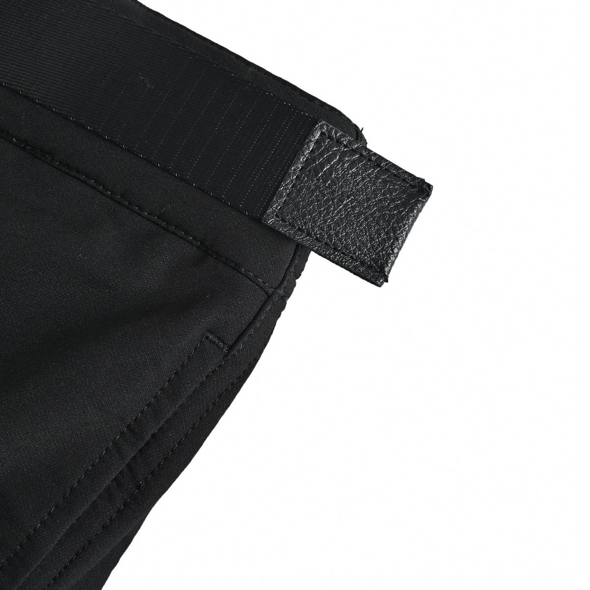 4G Buckle Thigh-Zip Cargo Pants in Black