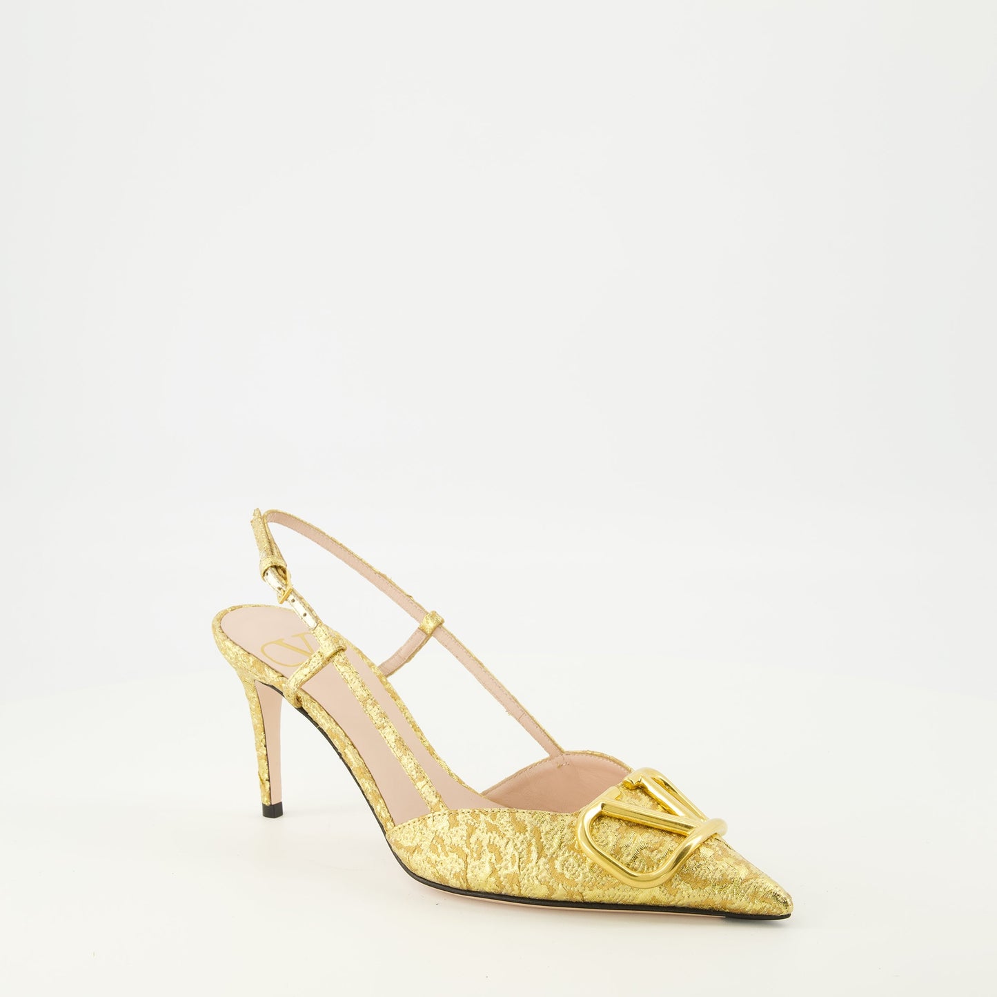 Vlogo Pumps in Golden Fabric