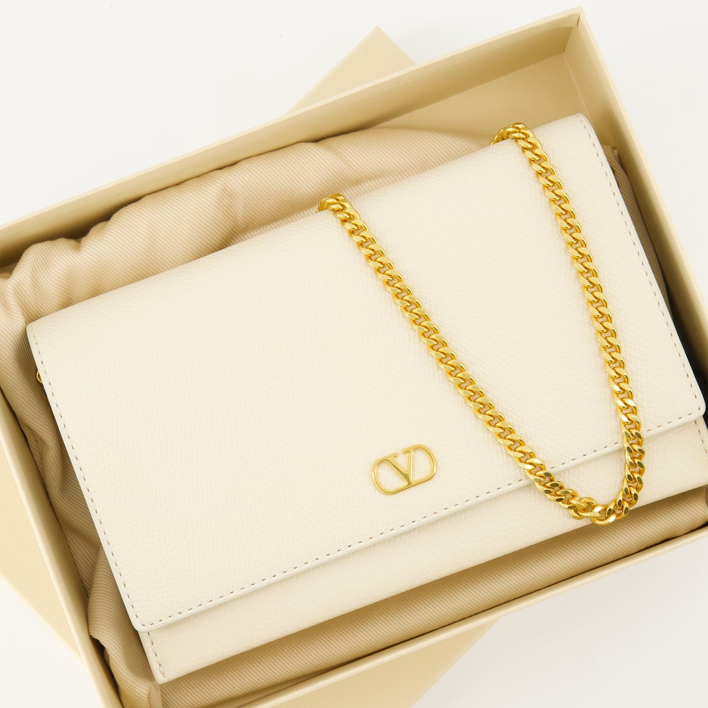VLogo Chain Pouch