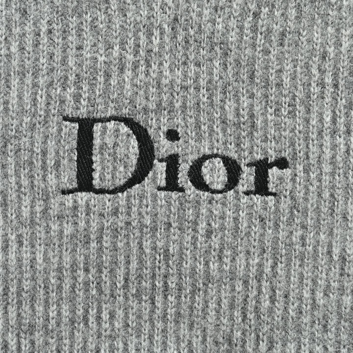 Embroidered Logo Ribbed V-Neck Sweater - Grey