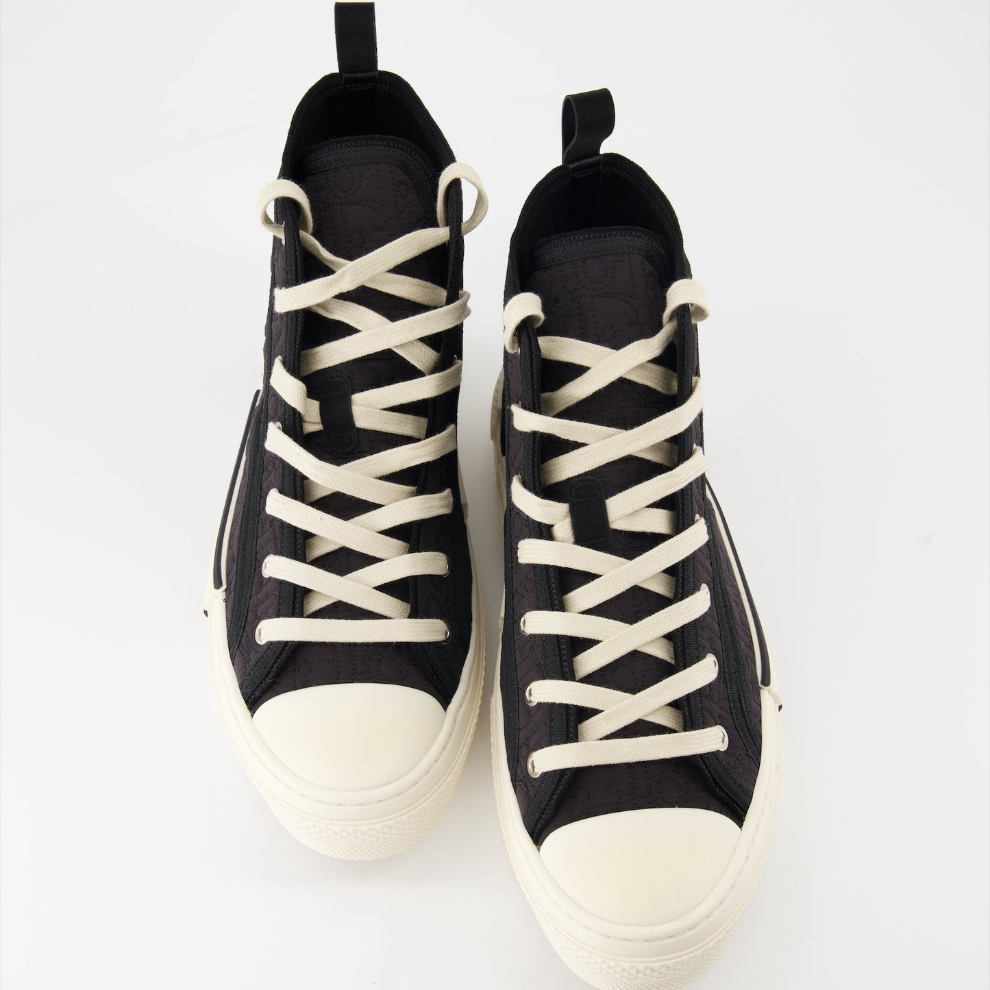 B23 sneakers