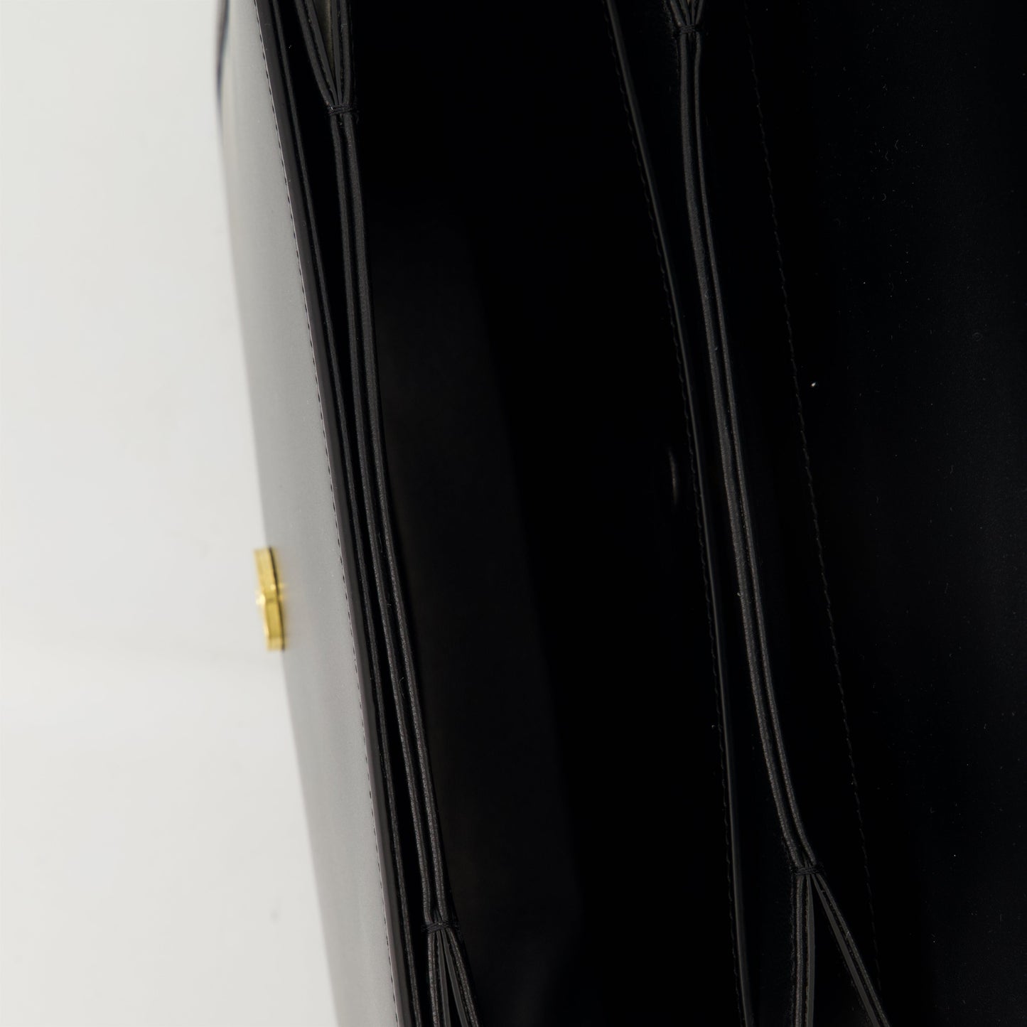 VLogo 9T05 Shoulder Bag