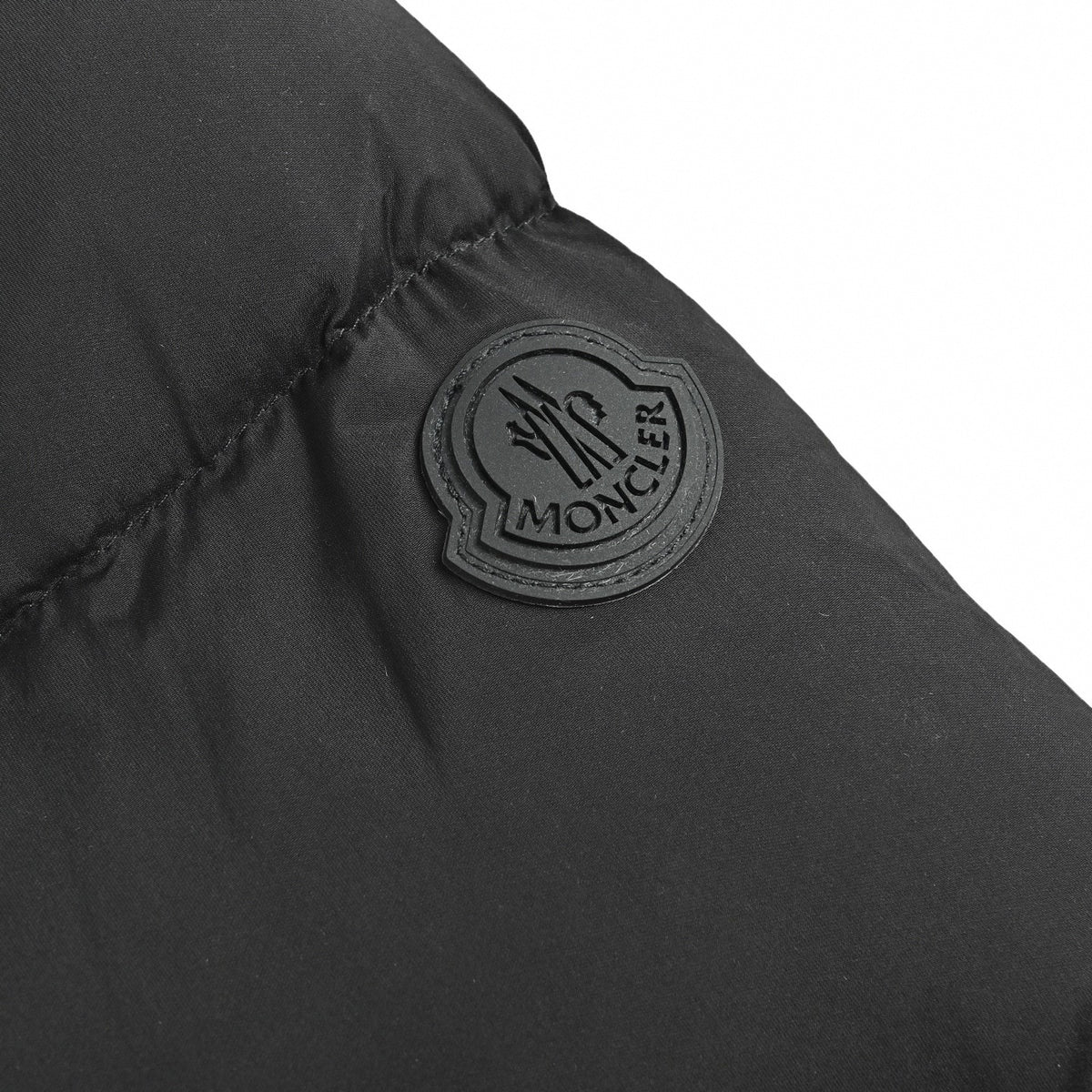 Madeira Embossed Logo Hooded Short Down Jacket in Matte Black