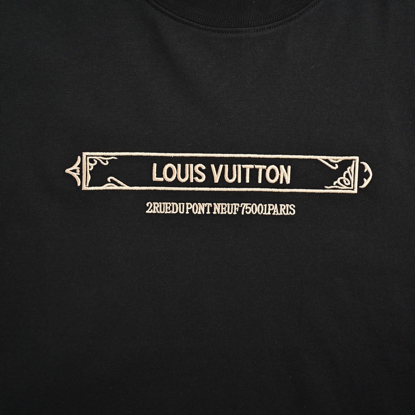 Pont Neuf Embroidered T-Shirt - Black