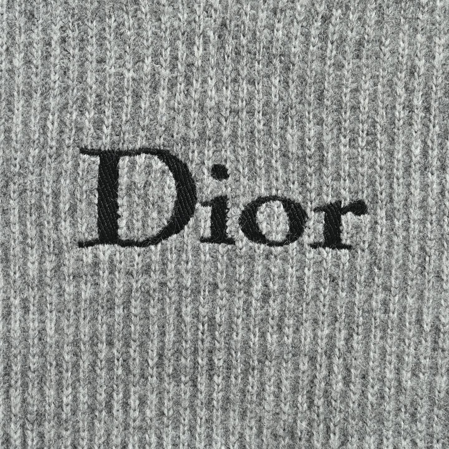 Embroidered Logo Ribbed V-Neck Sweater - Grey