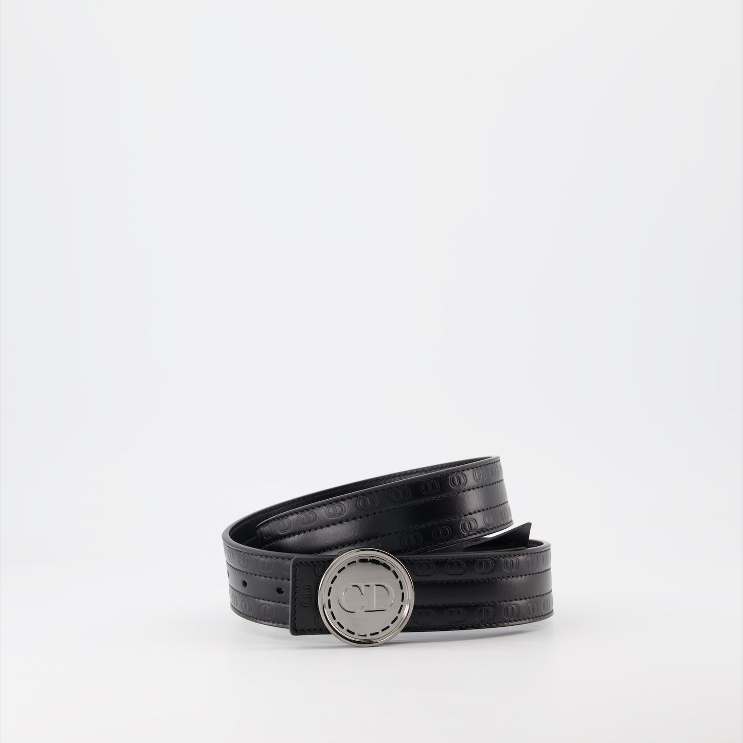 Grained logo belt