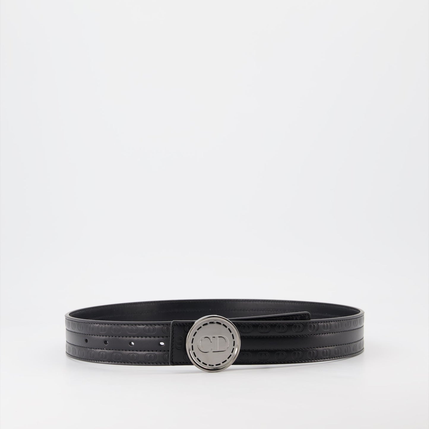 Grained logo belt