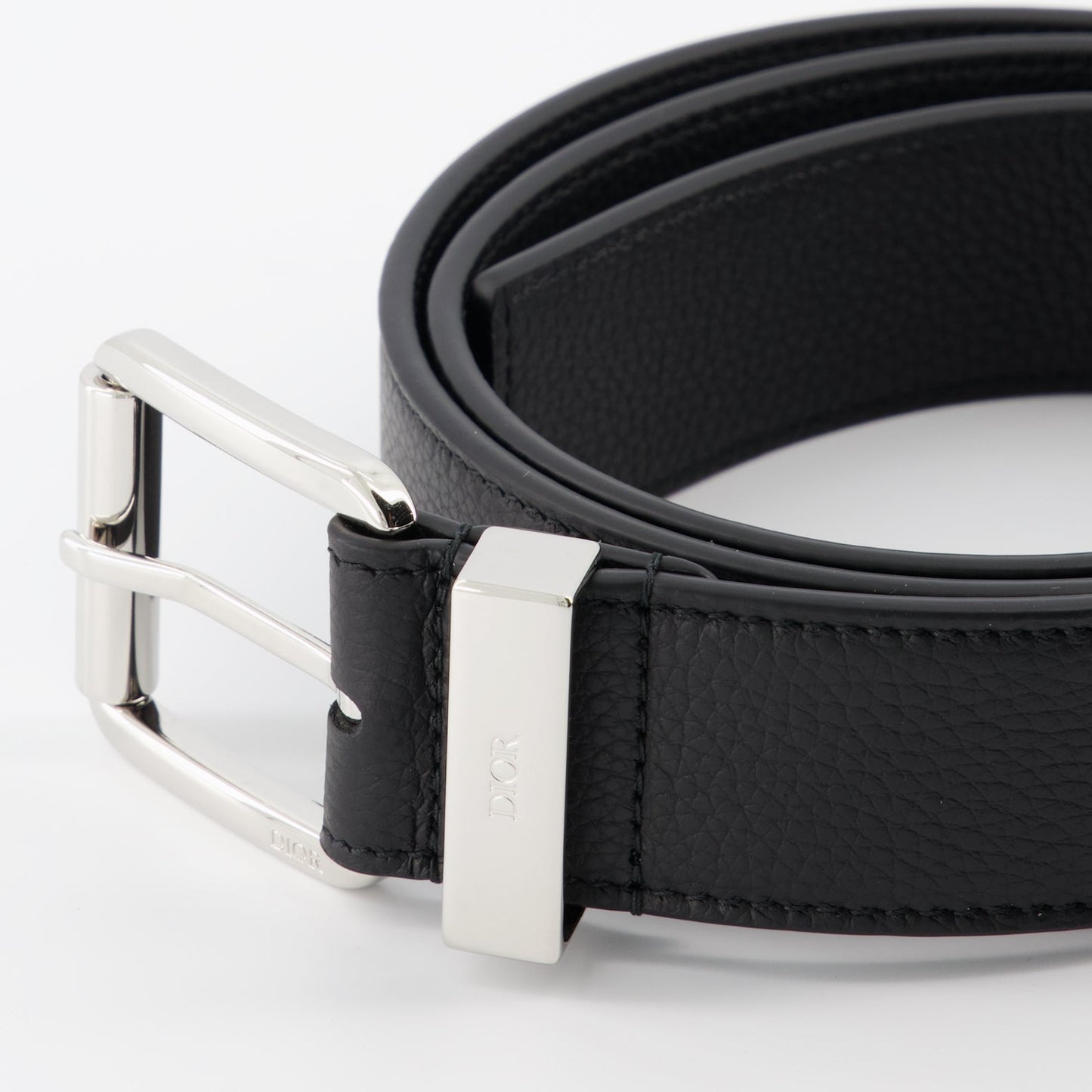 Grained leather belt
