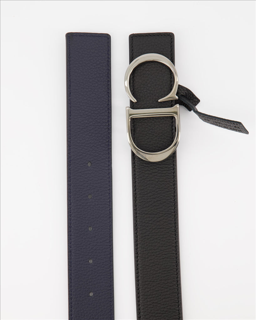 Reversible belt