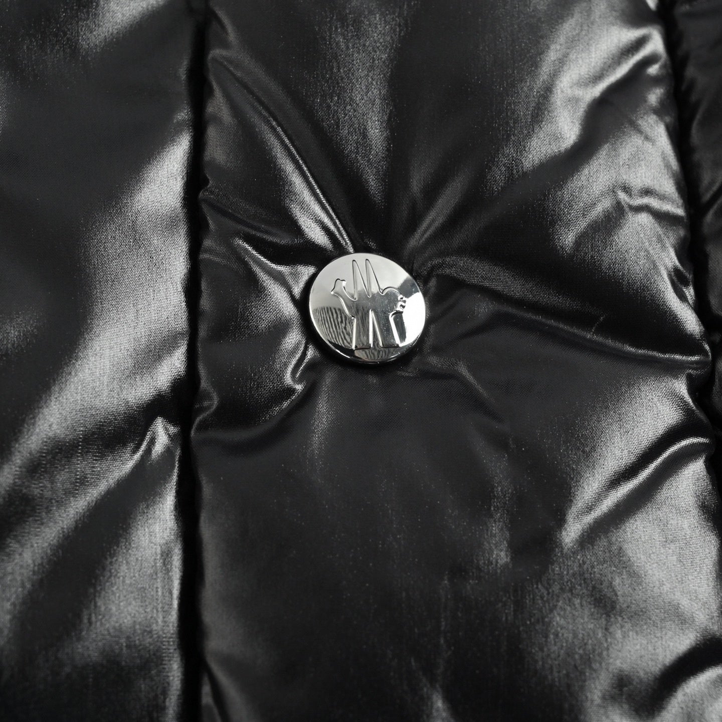 High-Gloss Nylon Long Down Parka | Black