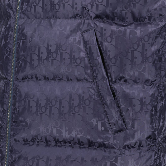 Sleeveless down jacket