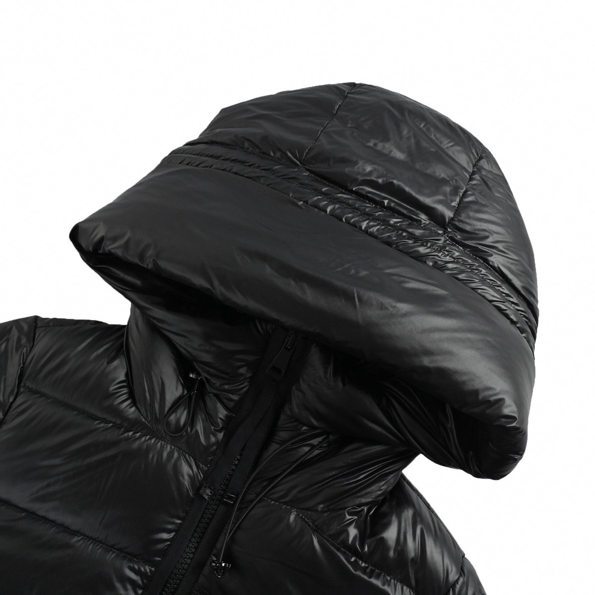Suyenne Longue Saison Mid-Length Down Coat in Glossy Black